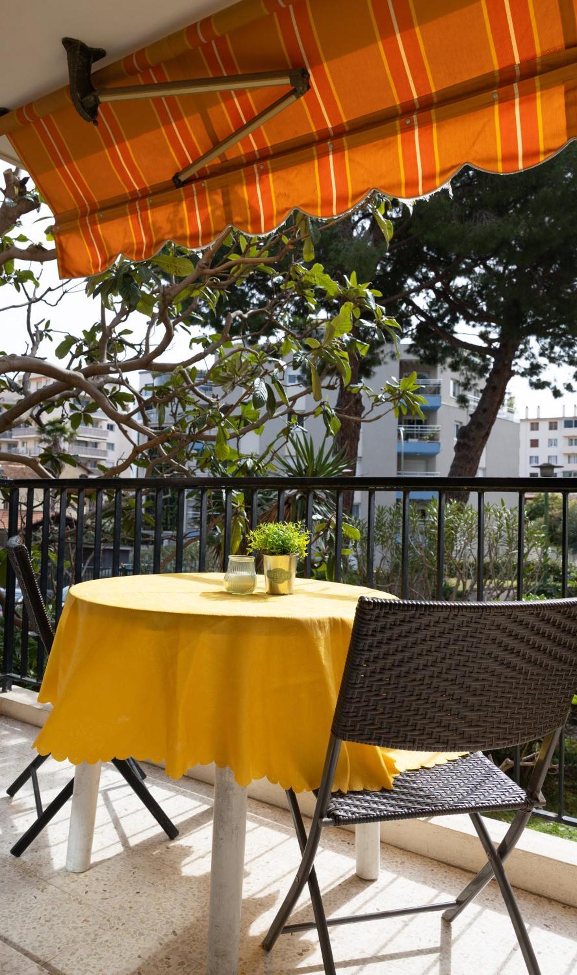 Les Glycines Apartment Menton Bagian luar foto
